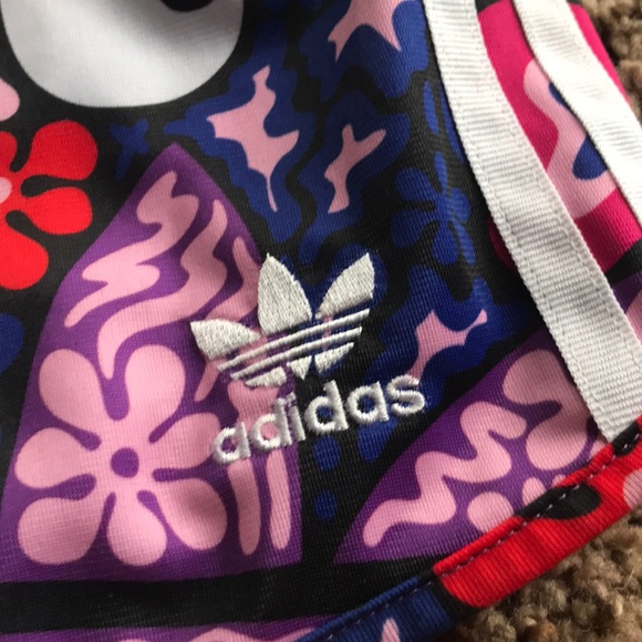 90’s pattern Adidas booty shorts Sz. medium - Picture 2 of 4
